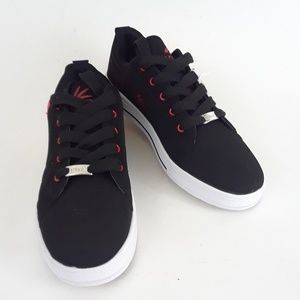 Jiyunl Skater Shoes NWOB